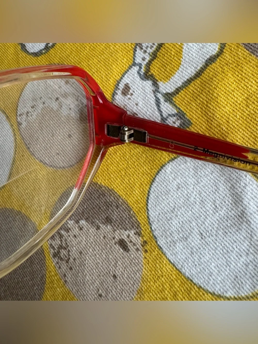 Vintage Magnivision red ombre reader glasses +2.50